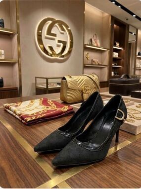 🛍️ Gucci Authentic Vintage Black GG Monogram Canvas Pointed-Toe D-Ring Pumps